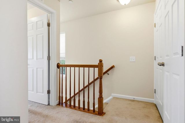 43487 TOWN GATE SQ, Chantilly, VA 20152