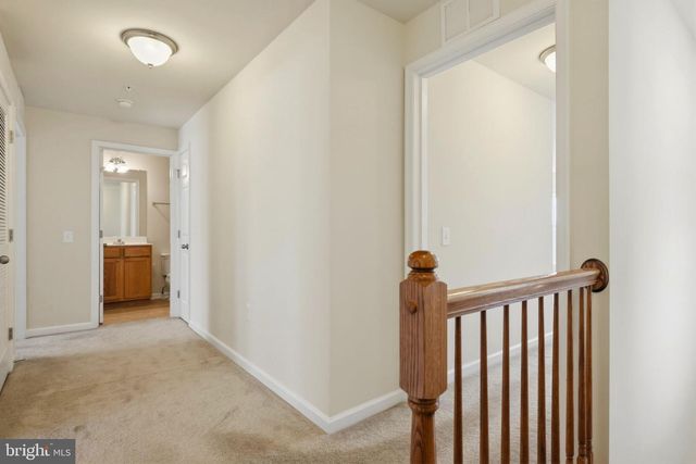 43487 TOWN GATE SQ, Chantilly, VA 20152