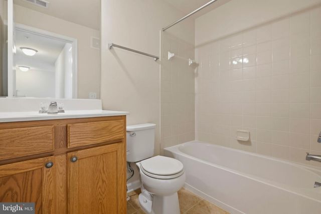 43487 TOWN GATE SQ, Chantilly, VA 20152