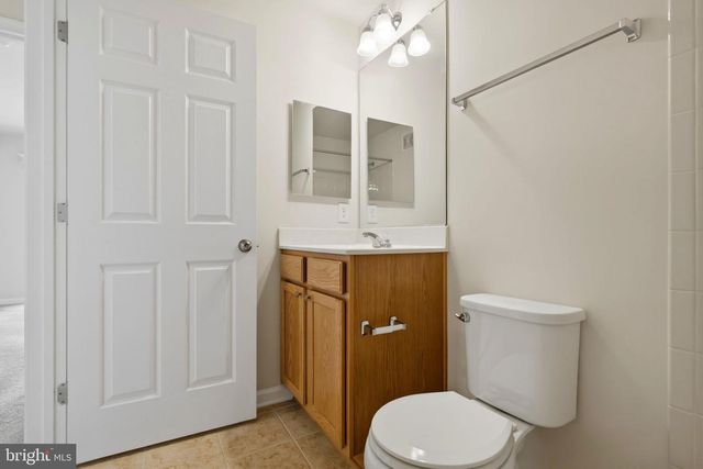 43487 TOWN GATE SQ, Chantilly, VA 20152