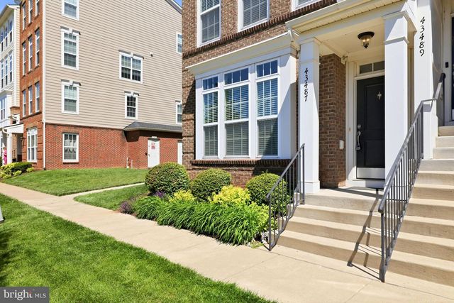 43487 TOWN GATE SQ, Chantilly, VA 20152