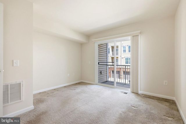 43487 TOWN GATE SQ, Chantilly, VA 20152