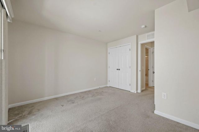 43487 TOWN GATE SQ, Chantilly, VA 20152