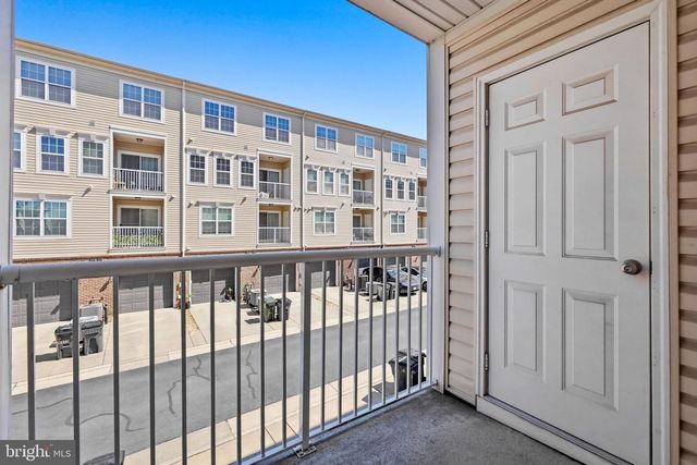 43487 TOWN GATE SQ, Chantilly, VA 20152