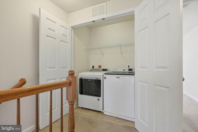 43487 TOWN GATE SQ, Chantilly, VA 20152