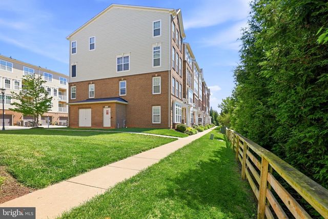 43487 TOWN GATE SQ, Chantilly, VA 20152