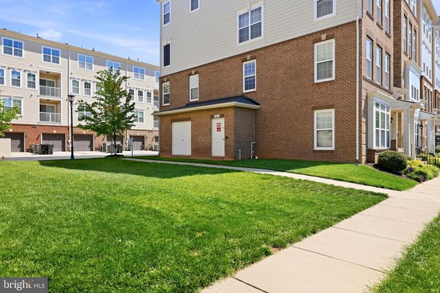 43487 TOWN GATE SQ, Chantilly, VA 20152