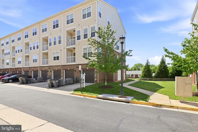 43487 TOWN GATE SQ, Chantilly, VA 20152