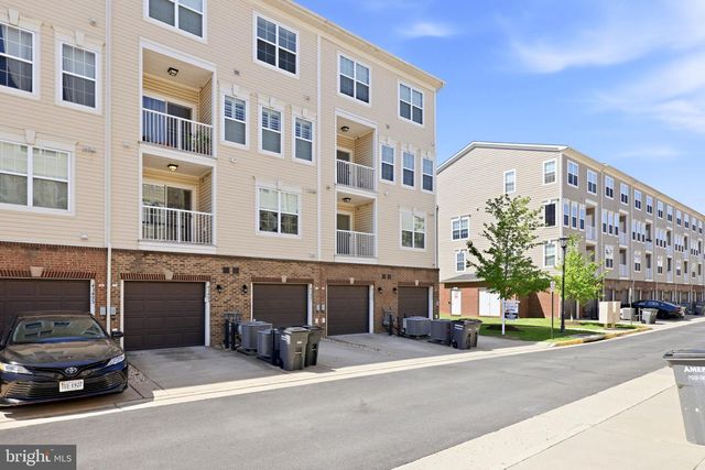 43487 TOWN GATE SQ, Chantilly, VA 20152