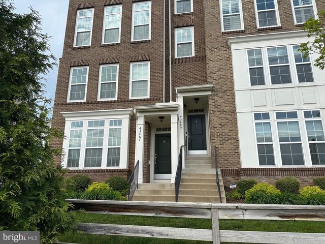 43487 TOWN GATE SQ, Chantilly, VA 20152