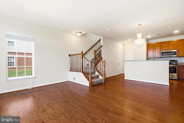 43487 TOWN GATE SQ, Chantilly, VA 20152
