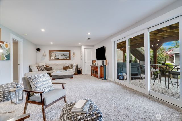 1204 Coral Drive, Fircrest, WA 98466