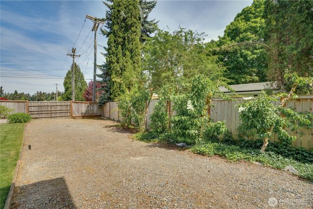 1204 Coral Drive, Fircrest, WA 98466