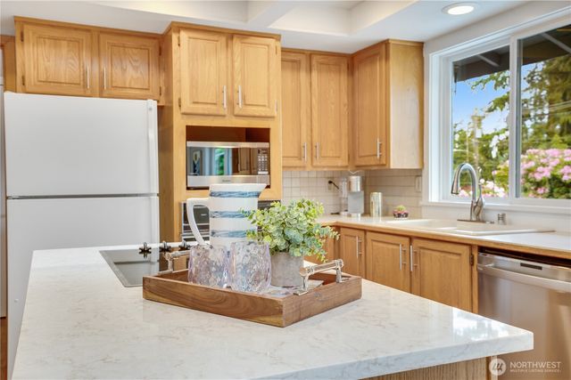 1204 Coral Drive, Fircrest, WA 98466