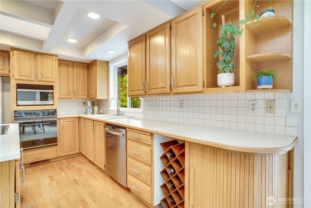 1204 Coral Drive, Fircrest, WA 98466