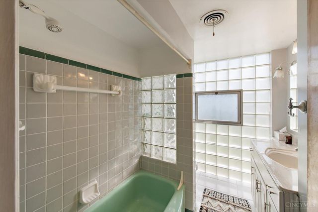 4111 North Street, Silverton, OH 45236