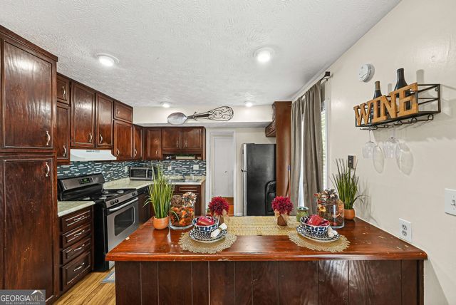 946 Fox Chase Lane, Riverdale, GA 30296
