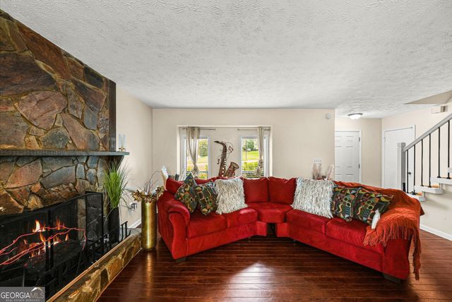 946 Fox Chase Lane, Riverdale, GA 30296
