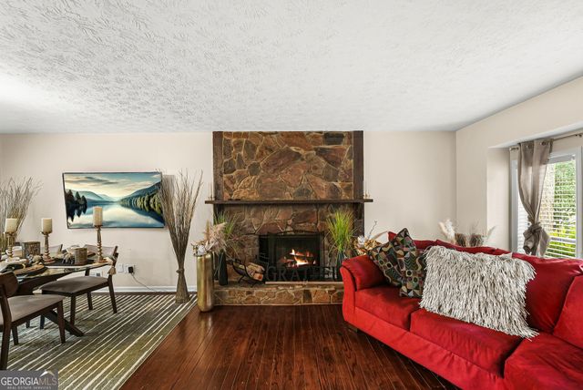 946 Fox Chase Lane, Riverdale, GA 30296