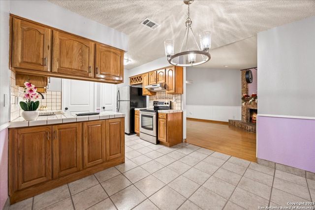 9308 Dover Rdg, San Antonio, TX 78250