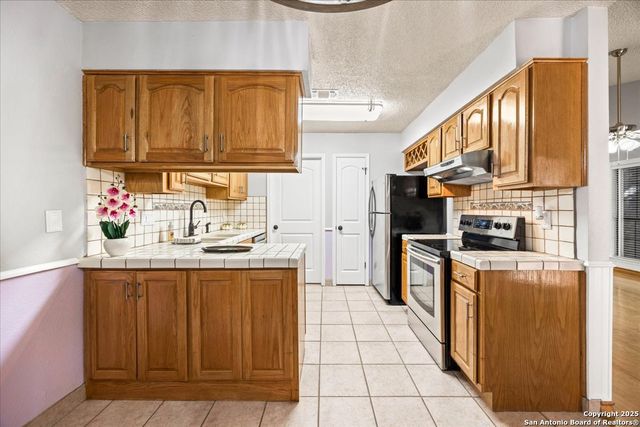 9308 Dover Rdg, San Antonio, TX 78250