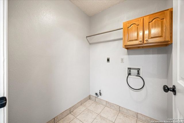 9308 Dover Rdg, San Antonio, TX 78250