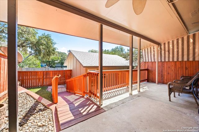 9308 Dover Rdg, San Antonio, TX 78250