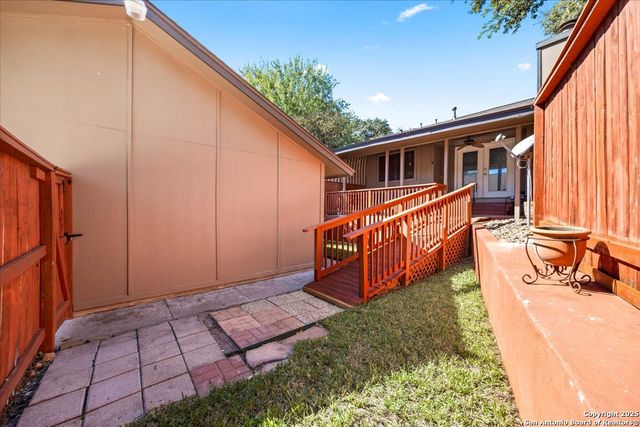 9308 Dover Rdg, San Antonio, TX 78250