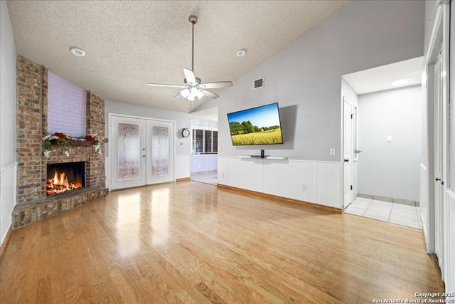 9308 Dover Rdg, San Antonio, TX 78250