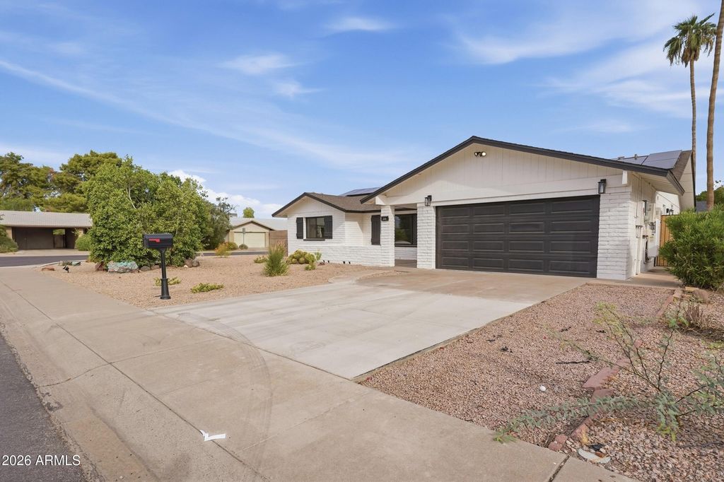 204 E FLEET Drive, Tempe, AZ 85283 — photo 2