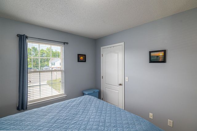 902 Clay Hill Drive, Soddy Daisy, TN 37379