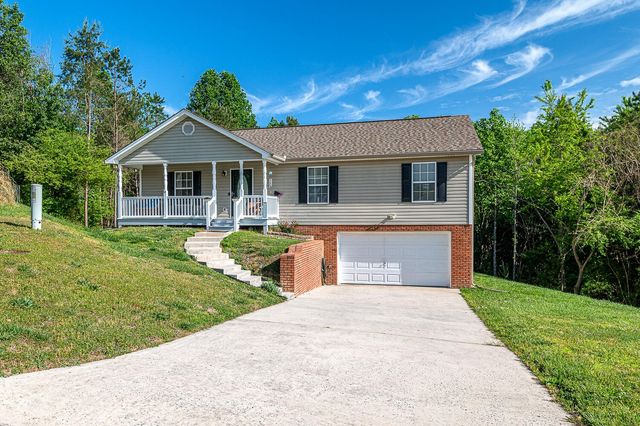 902 Clay Hill Drive, Soddy Daisy, TN 37379