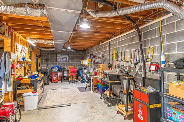 902 Clay Hill Drive, Soddy Daisy, TN 37379