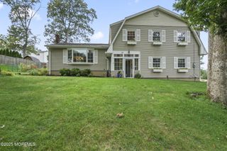 10 Ruth Place, Eatontown, NJ 07724