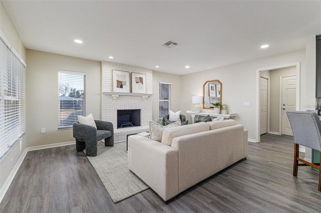 411 EDGEWATER DRIVE, Polk City, FL 33868