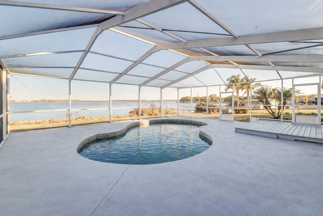 411 EDGEWATER DRIVE, Polk City, FL 33868