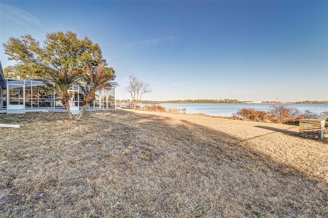 411 EDGEWATER DRIVE, Polk City, FL 33868