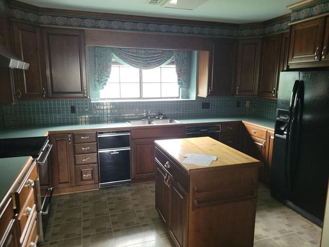 636 NW Waterford, Lawton, OK 73505