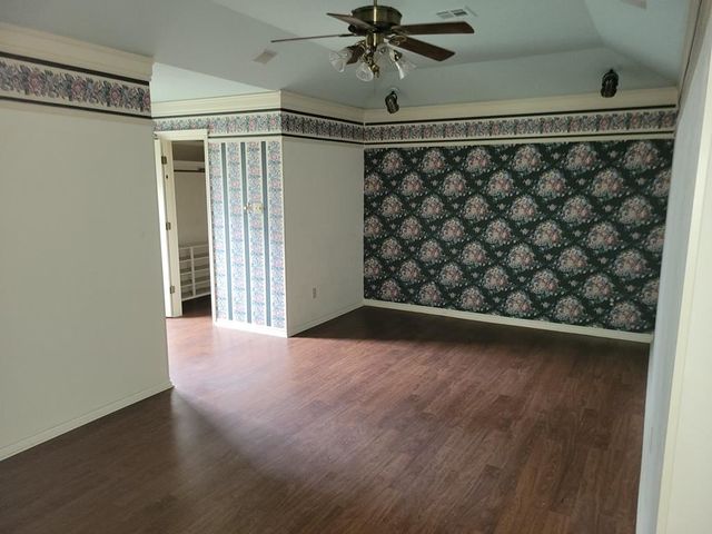 636 NW Waterford, Lawton, OK 73505