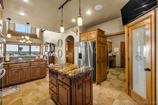 530 Eagles Nest Drive, Disney, OK 74340