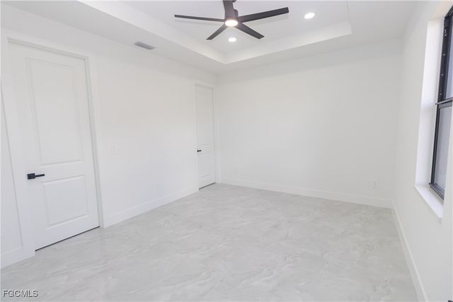 847 Duplex ST E, Lehigh Acres, FL 33974