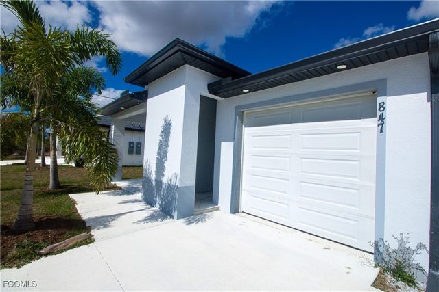 847 Duplex ST E, Lehigh Acres, FL 33974