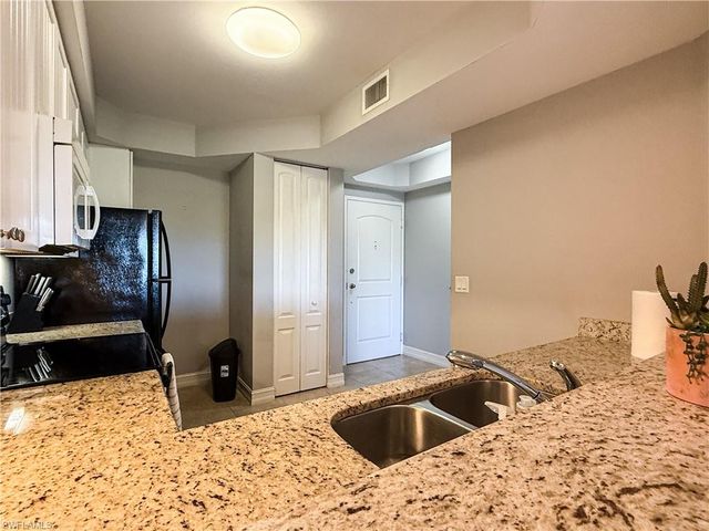 1100 Pine Ridge RD B405, Naples, FL 34108