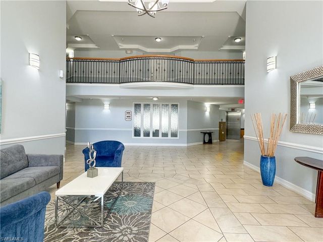 1100 Pine Ridge RD B405, Naples, FL 34108