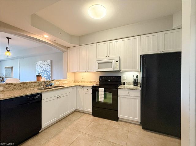 1100 Pine Ridge RD B405, Naples, FL 34108