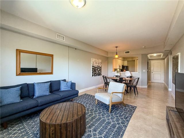 1100 Pine Ridge RD B405, Naples, FL 34108