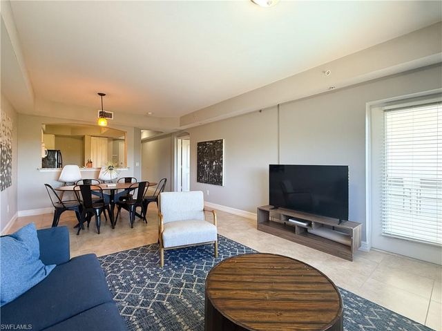 1100 Pine Ridge RD B405, Naples, FL 34108
