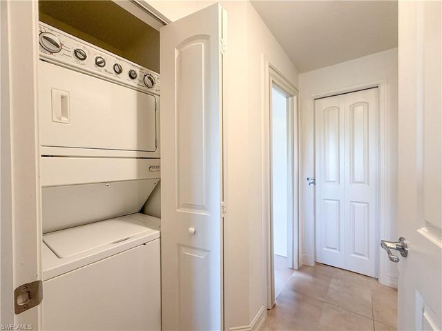 1100 Pine Ridge RD B405, Naples, FL 34108