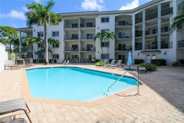 1100 Pine Ridge RD B405, Naples, FL 34108