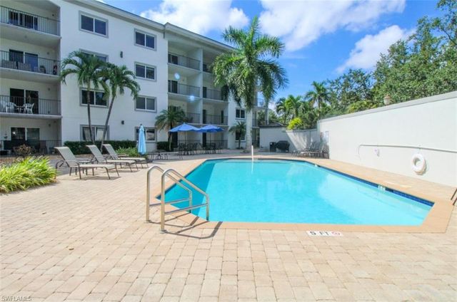 1100 Pine Ridge RD B405, Naples, FL 34108